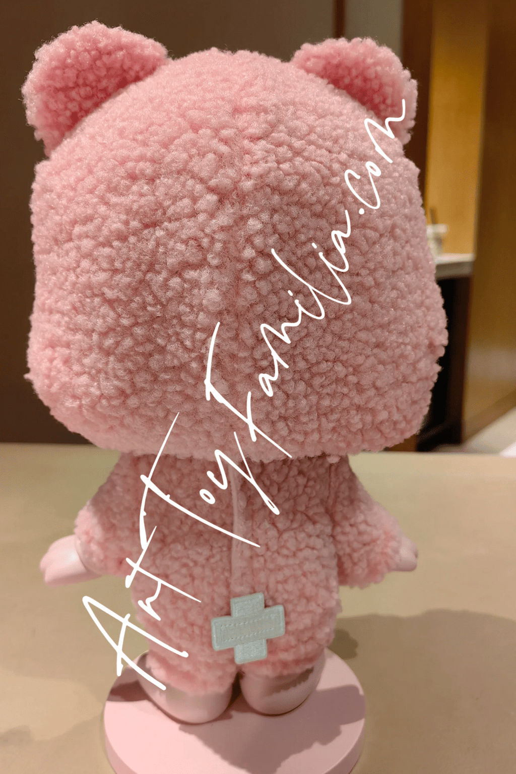 mega-crybaby-400-missing-tail-POP Mart Crybaby