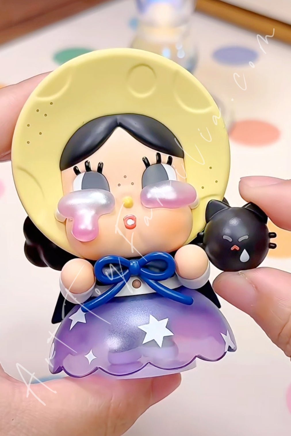 crybaby-crying-to-the-moon-series-POP Mart Crybaby