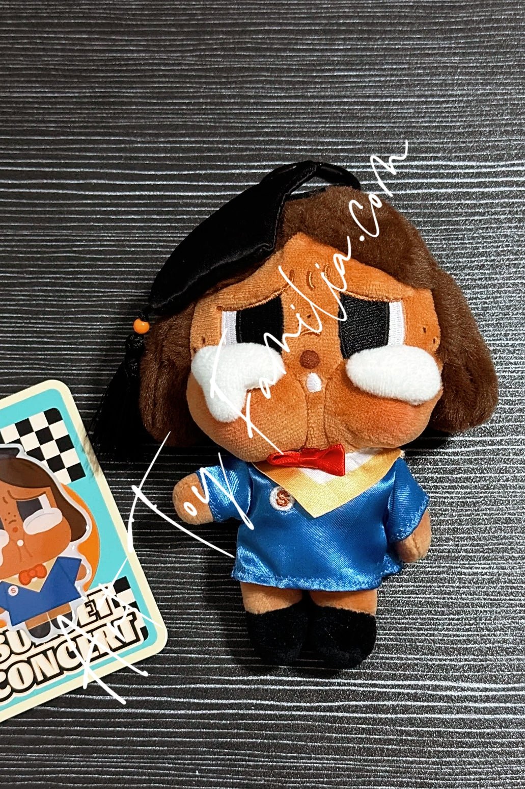 crybaby-sunset-concert-series-plush-pendant-POP Mart Crybaby